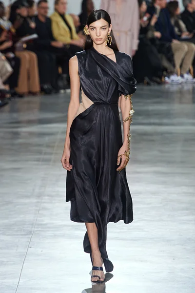 Look 3